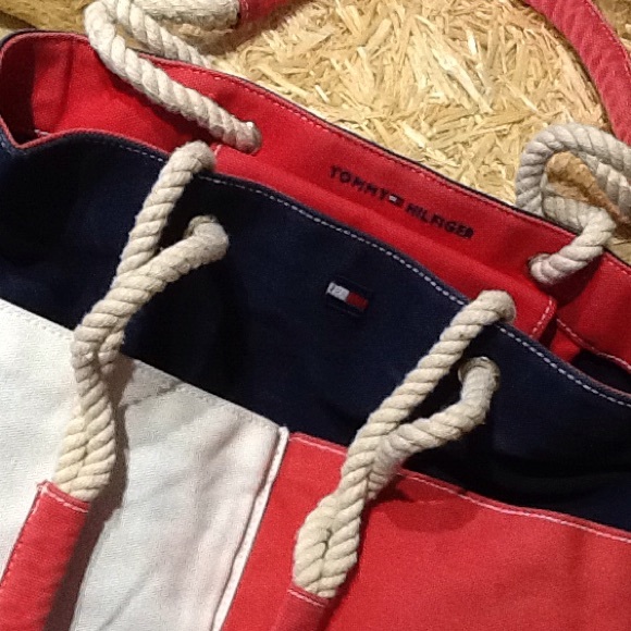 Tommy Hilfiger Handbags - Tommy Hilfiger Tote. Excellent Condition!